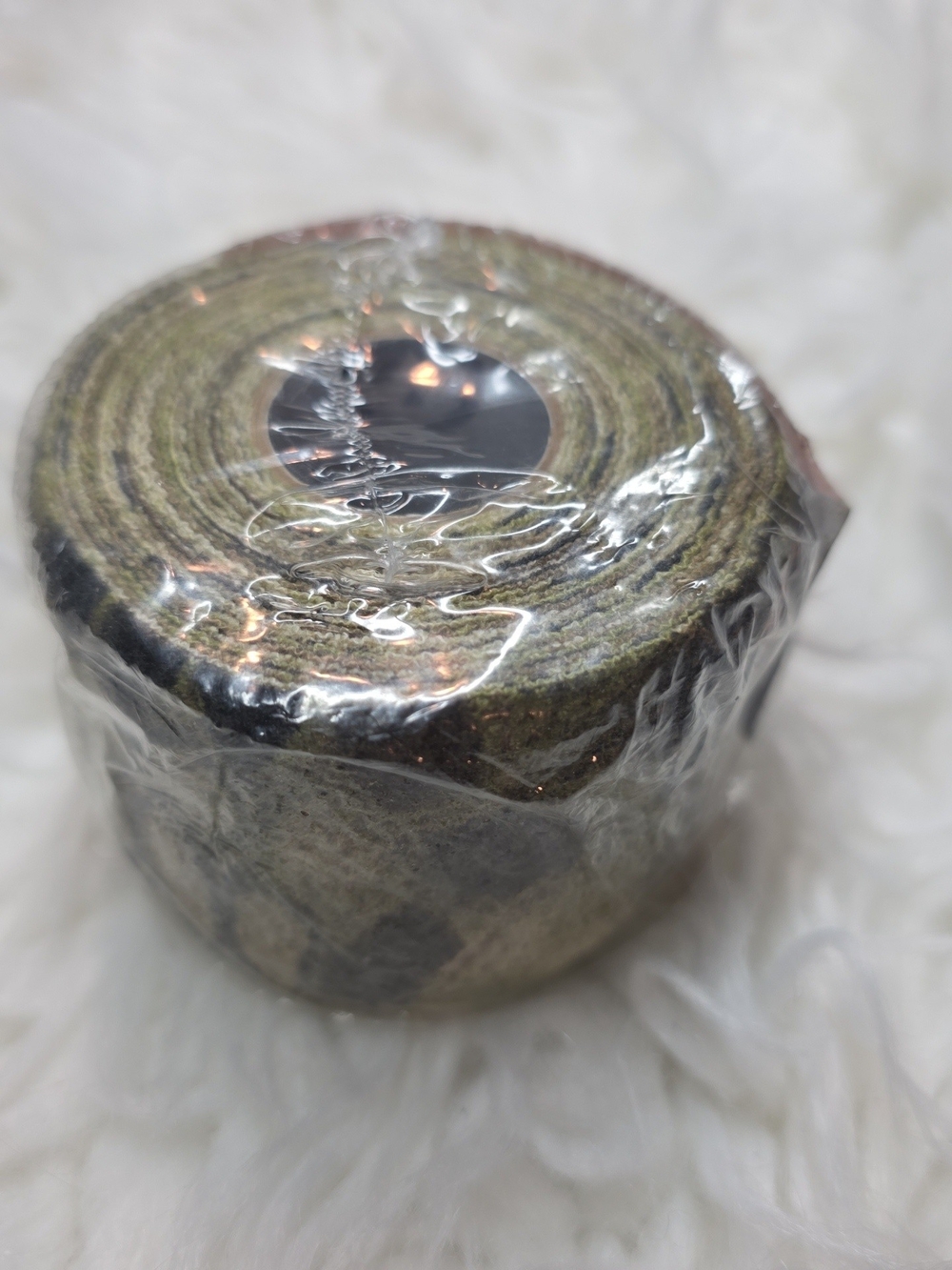 Camo Realtree-Style Self-Cling Wrap in Green and Tan - Picture 6 of 8